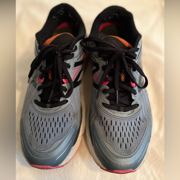 New Balance Women's 860V8
Running Shoe, Grey/Pink US 10.5 UK 8.5 - Picture 2 of 11